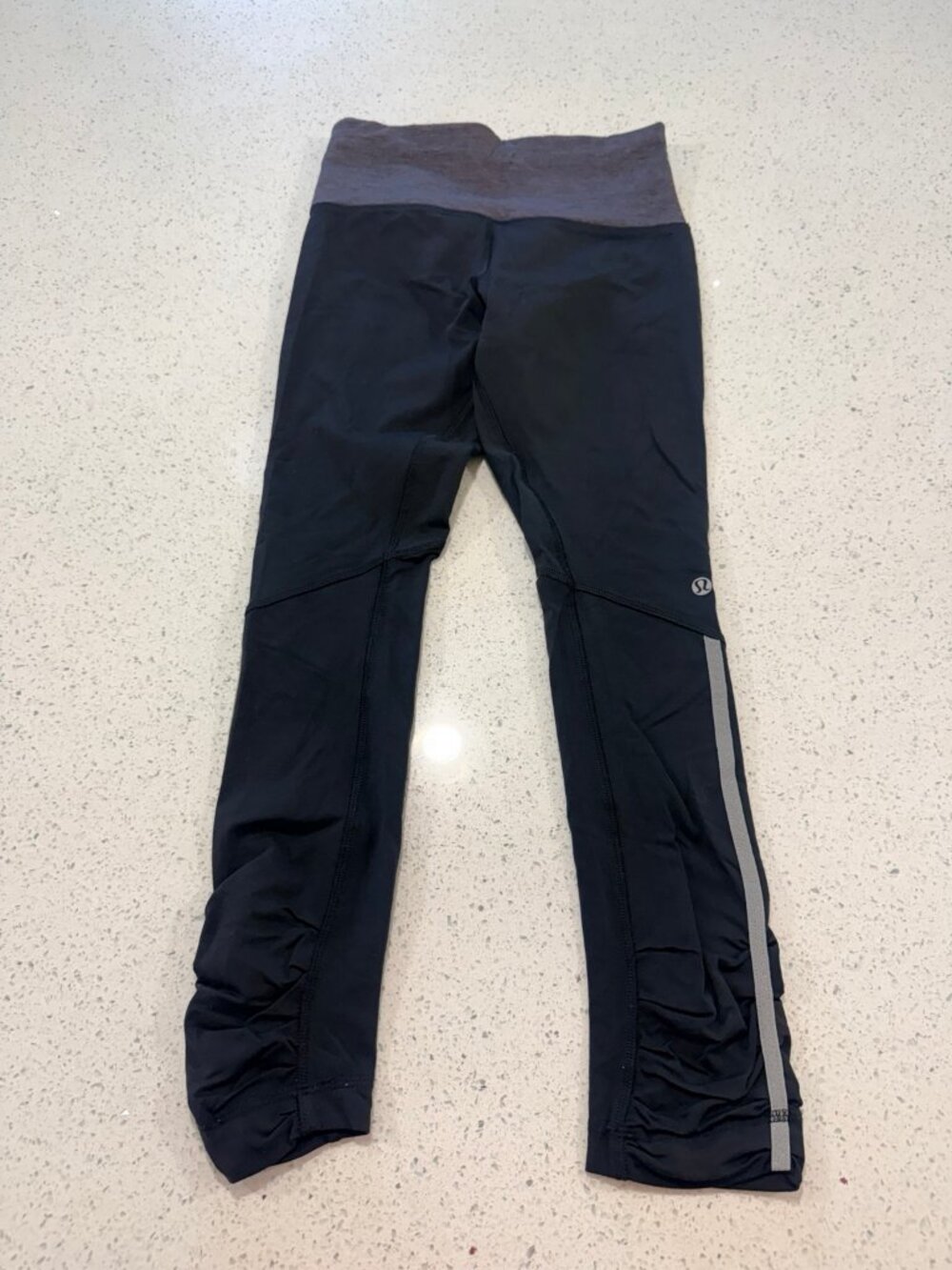 lululemon 23" Reflective Ruffle Ruched Crop Leggings Size 4 Black Gray